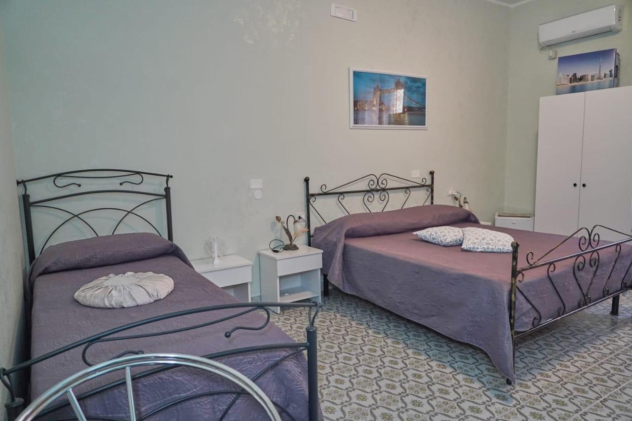 Le Stanze Di Ricci - Affittacamere Low Cost Лезина Экстерьер фото