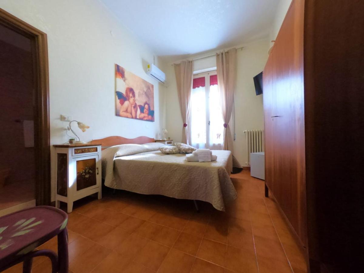 Le Stanze Di Ricci - Affittacamere Low Cost Лезина Экстерьер фото