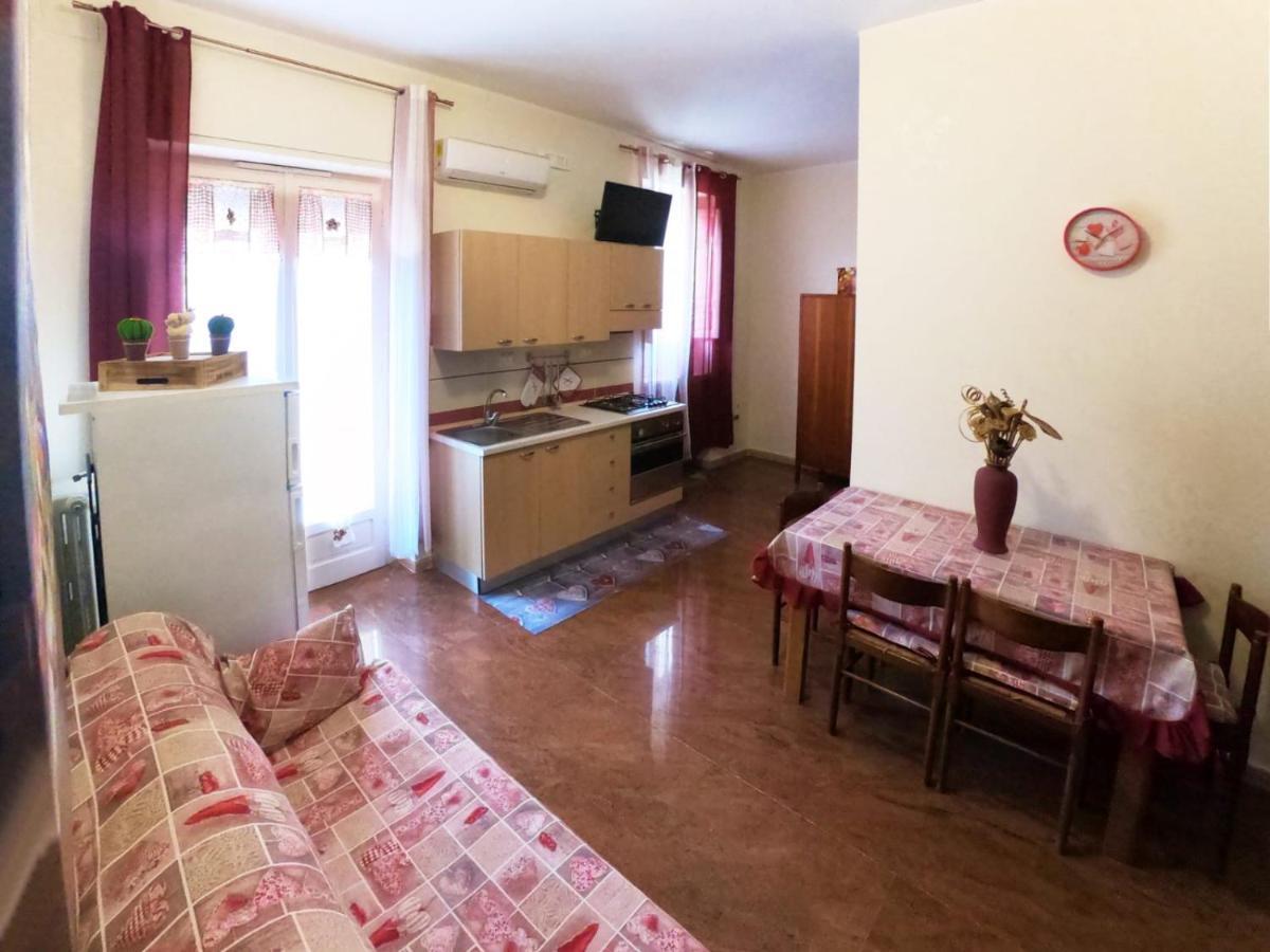 Le Stanze Di Ricci - Affittacamere Low Cost Лезина Экстерьер фото